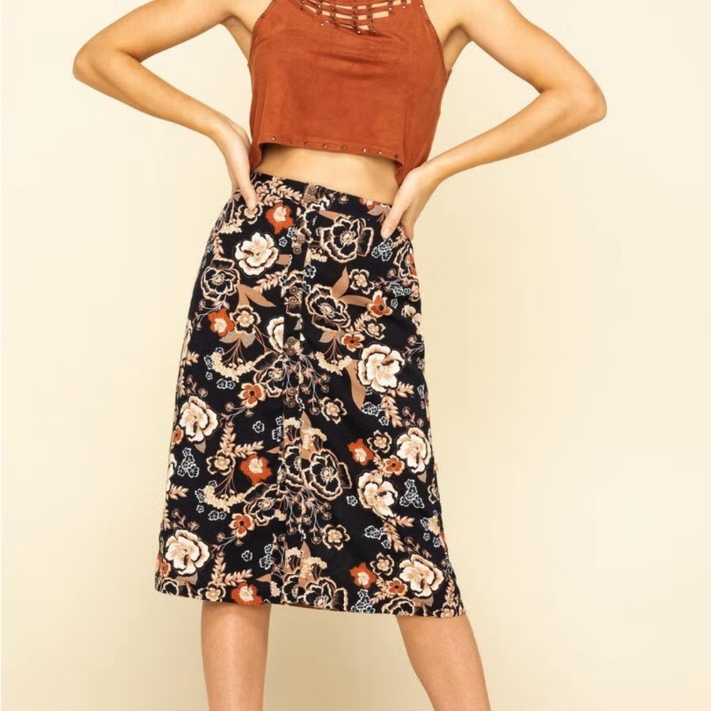 NWT Shyanne Medium boHo/festival/ western button down skirt stretch pull on